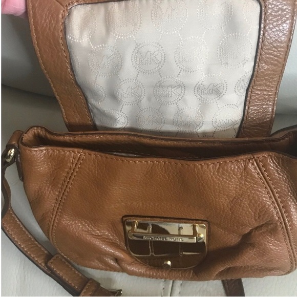 Michael Kors Brown Charlton Crossbody Bag - Picture 4 of 6